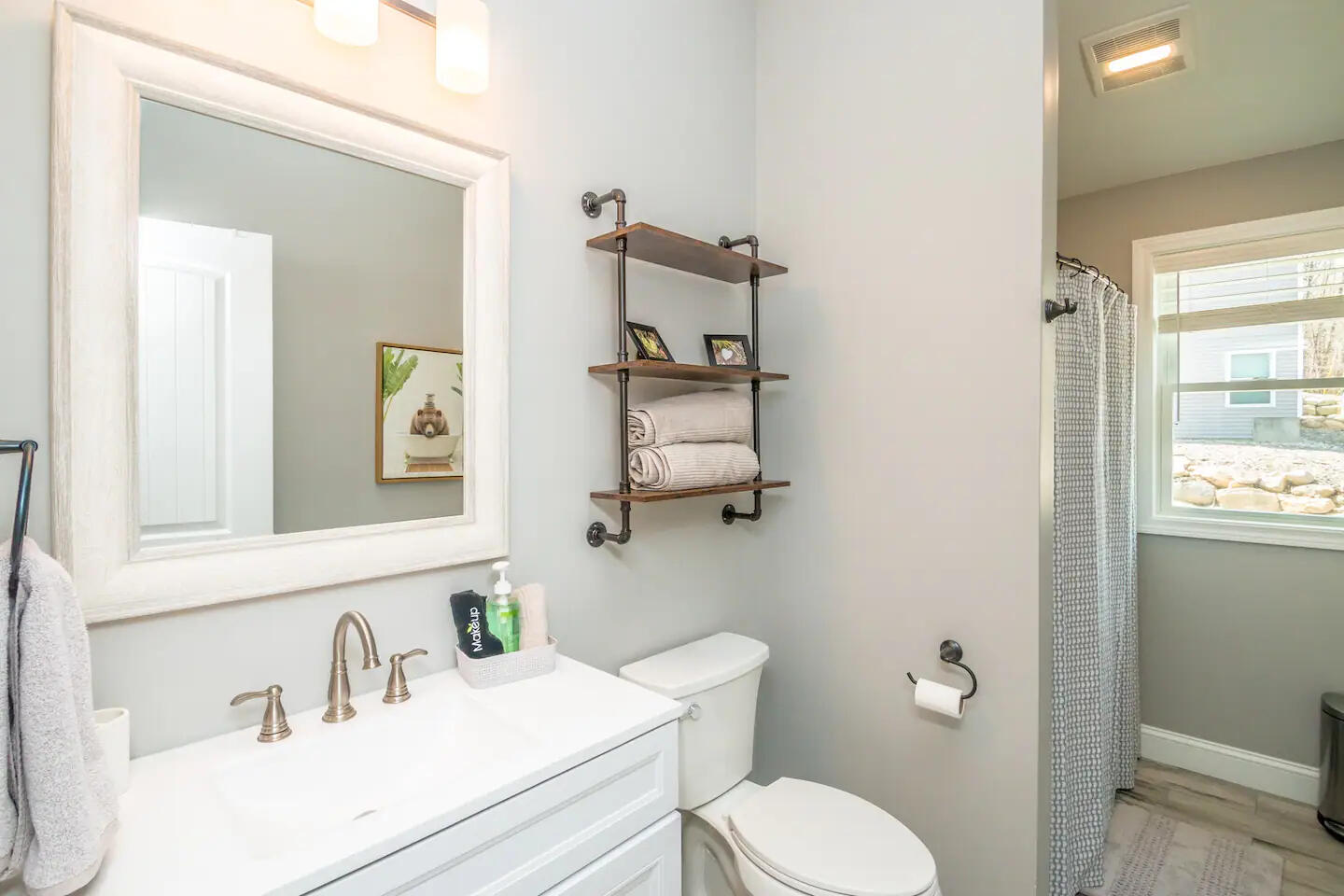 Conway Vacation House Bathroom