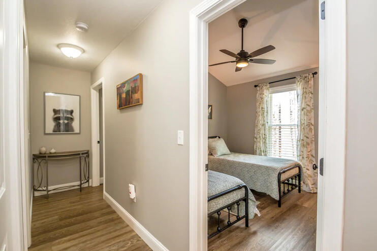 Conway Vacation House Hallway